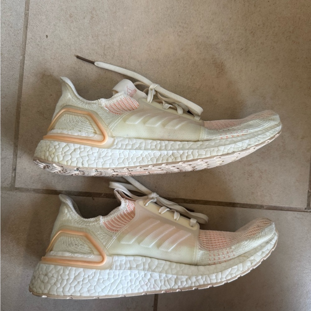 Adidas Women’s Ultraboost 19 Running Shoe Off White/Glow Orange F34073 Sz 10 - Picture 3 of 6
